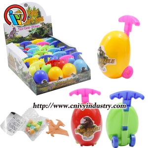 яйцо динозавра с игрушками
